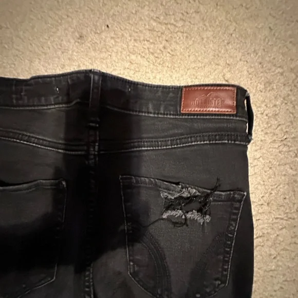Black Hollister holy jeans​ - Picture 2 of 4